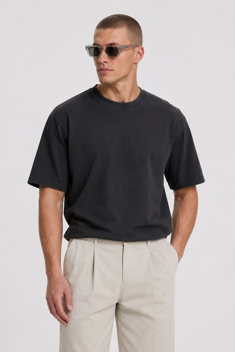 THE KVAR TEE BLACK